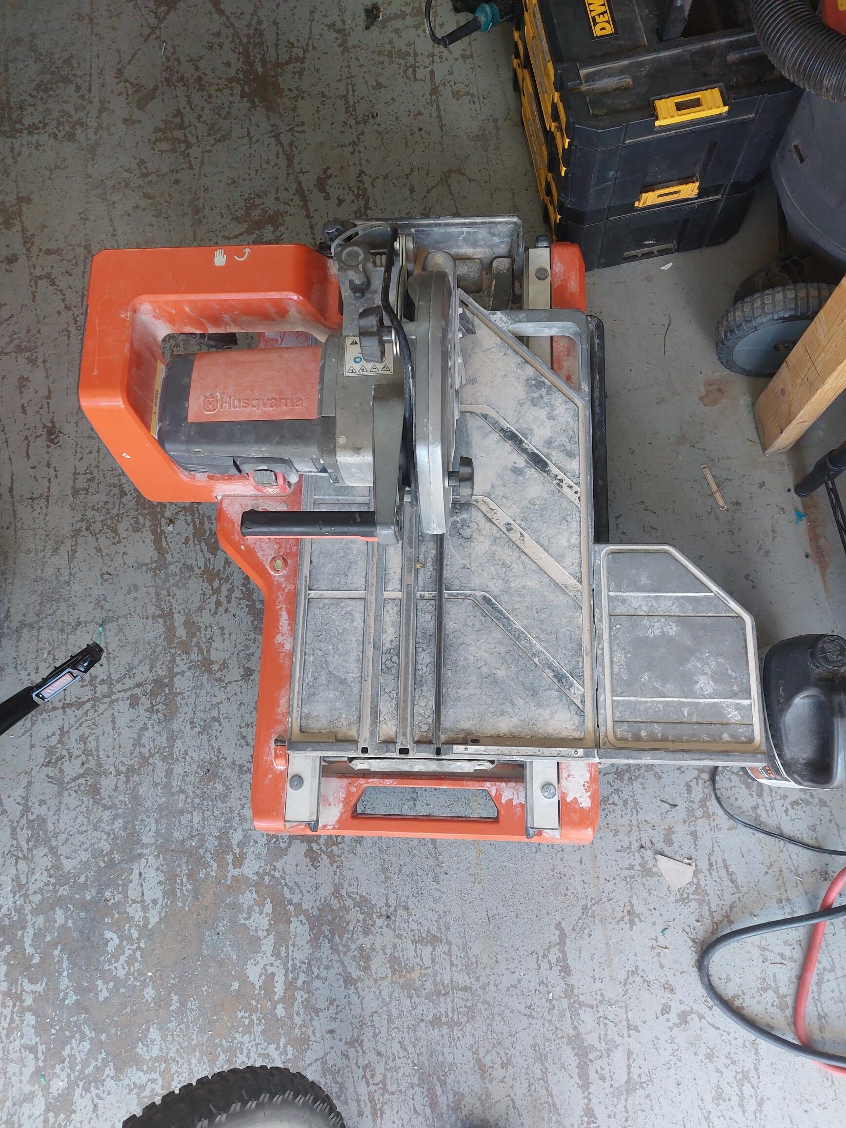 Husqvarna Saw CB PG1601 Located in