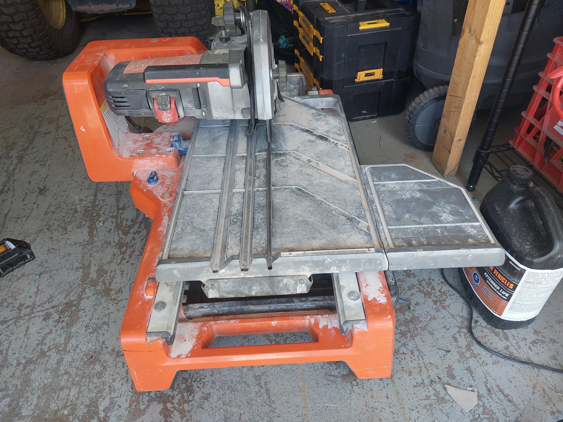 Husqvarna Saw CB PG1601 Located in