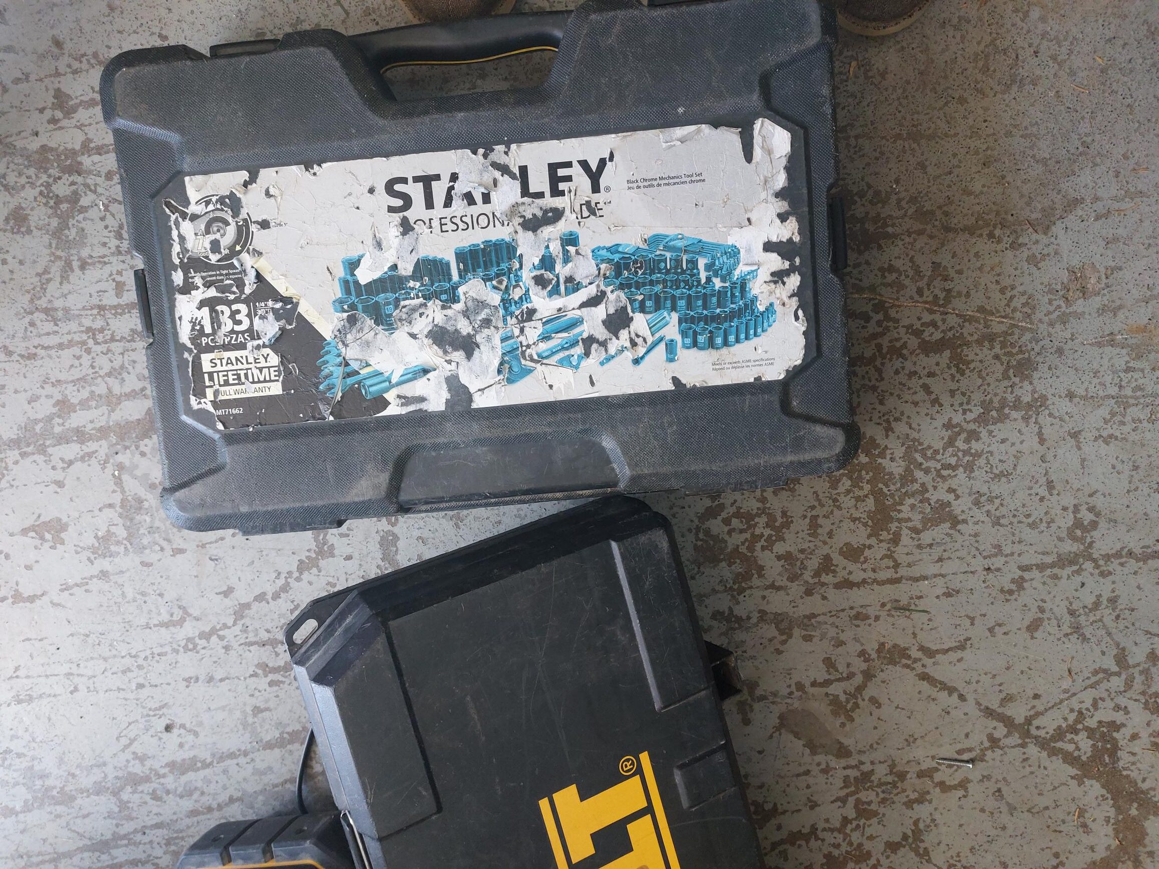 tool lot CB PG1601 Located in Prince George