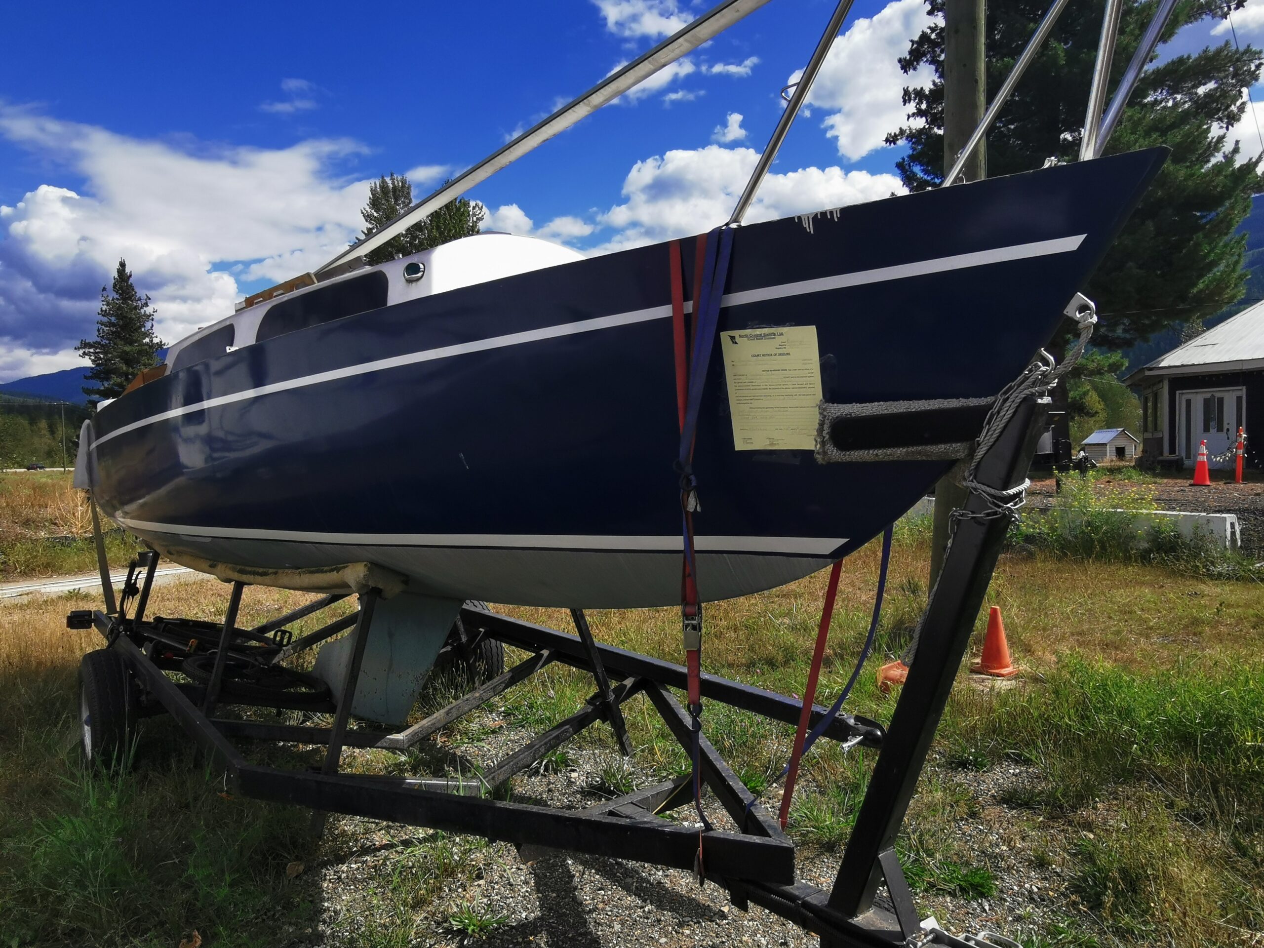 SAILBOAT WITH TRAILER KEL-3890 Located in Kelowna