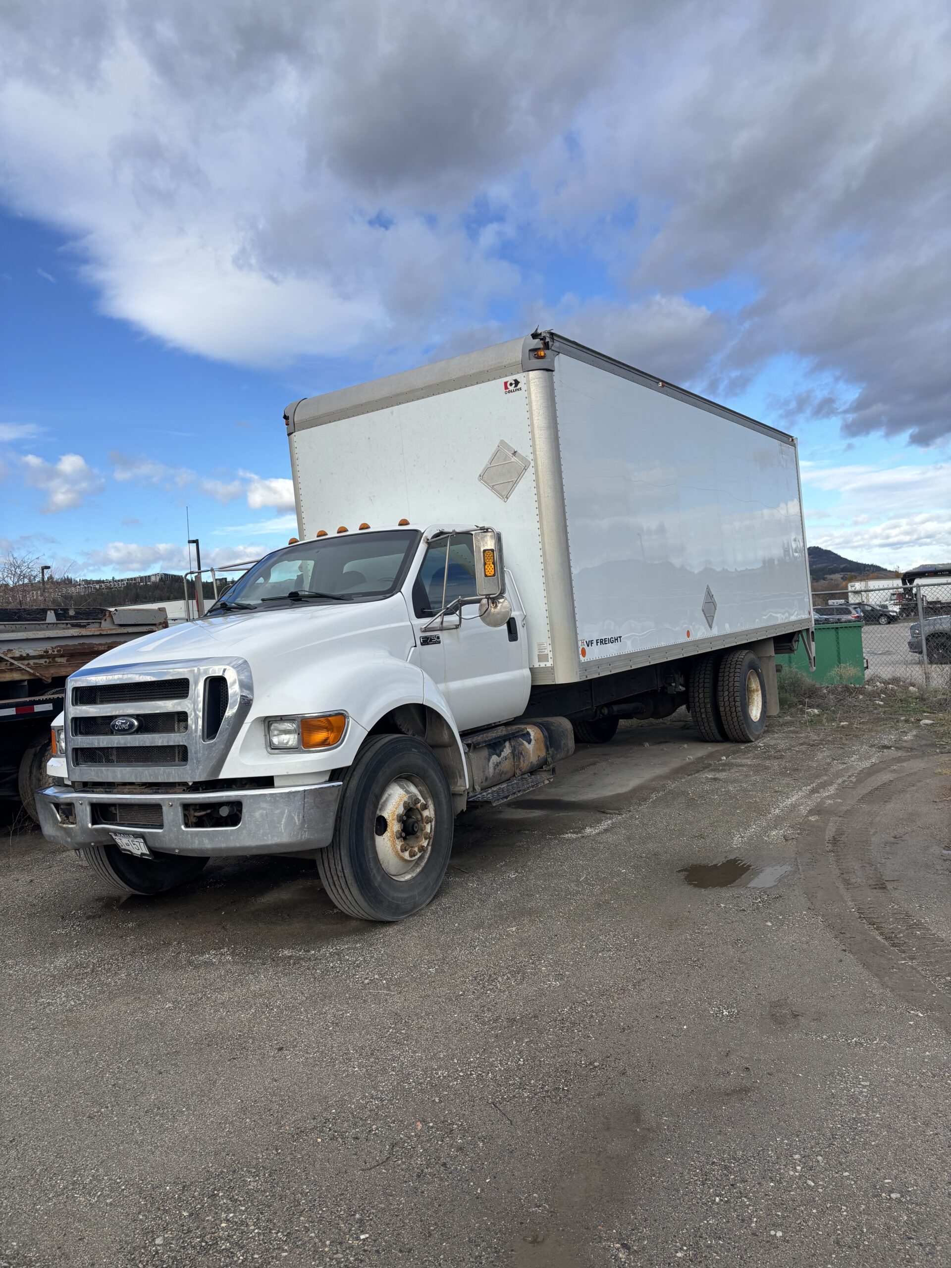 2015 Ford F750 B-KEL-1068 Located in Kelowna