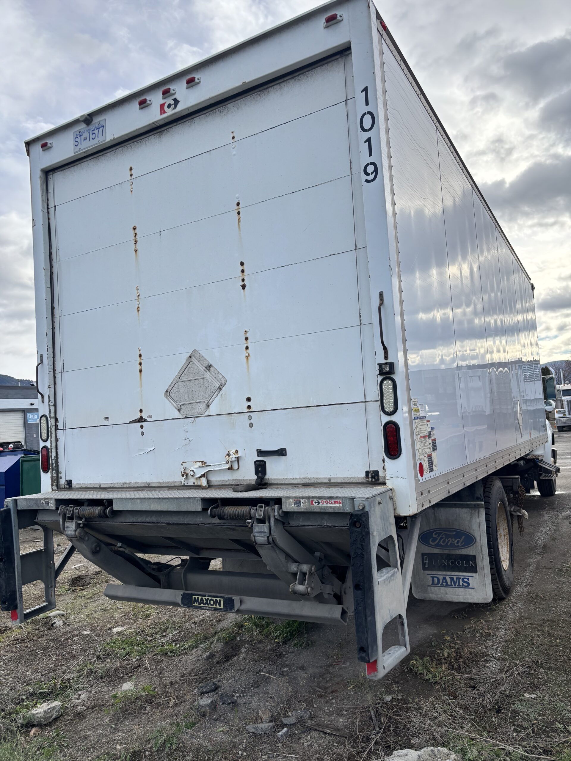 2015 Ford F750 B-KEL-1068 Located in Kelowna