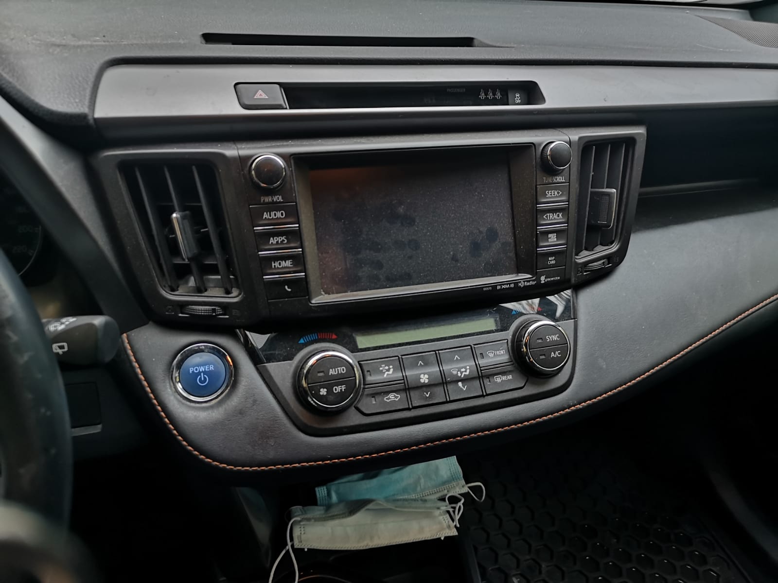 2018 Toyota Rav4 #B-KEL-0596 Located in Kelowna
